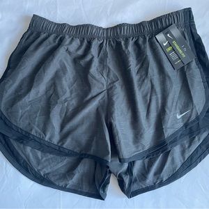WOMENS NIKE SHORTS BRAND NEW SIZE XL